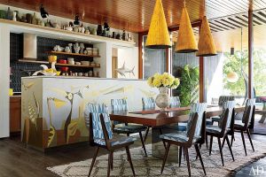 At home with Jonathan Adler and Simon Doonan kitchen dining.jpg